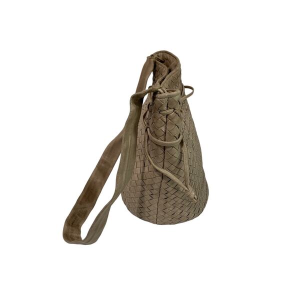 Madras Made in Italy Woven Leather Soft Bucket Bag Purse - Picture 2 of 9